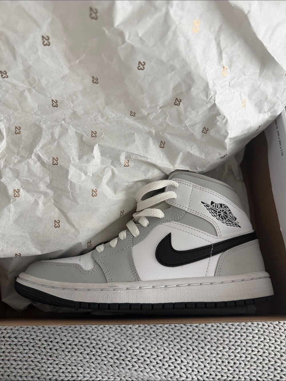2021 Wmns Air Jordan 1 Mid 'Grey Fog' - Picture 2 of 10